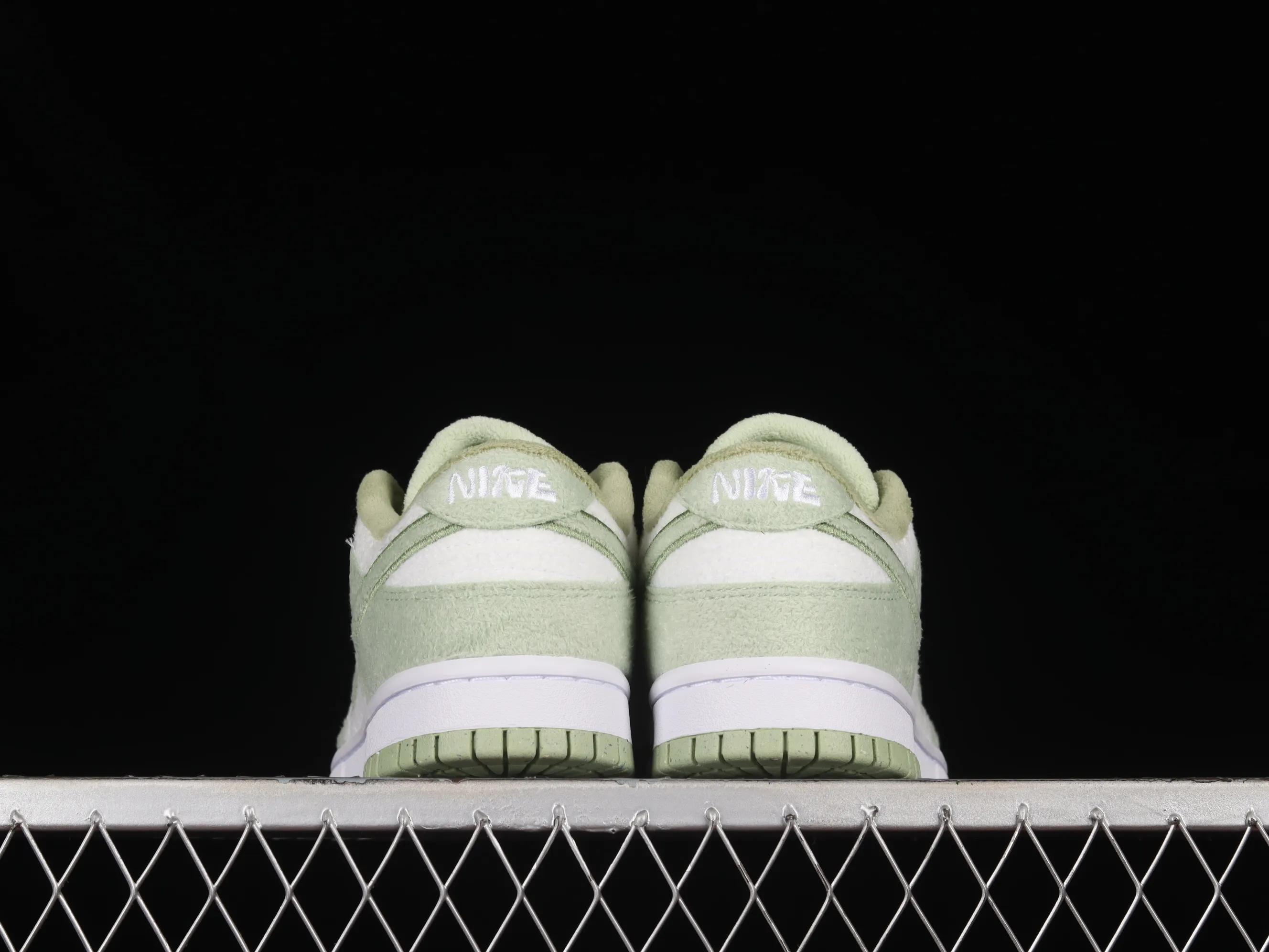 All categories Nk SB Dunk series Nk SB Dunk Low low-top sneakers C version Nk SB Dunk Low wool white green SB low-top sports and leisure sneakers DQ7579-300